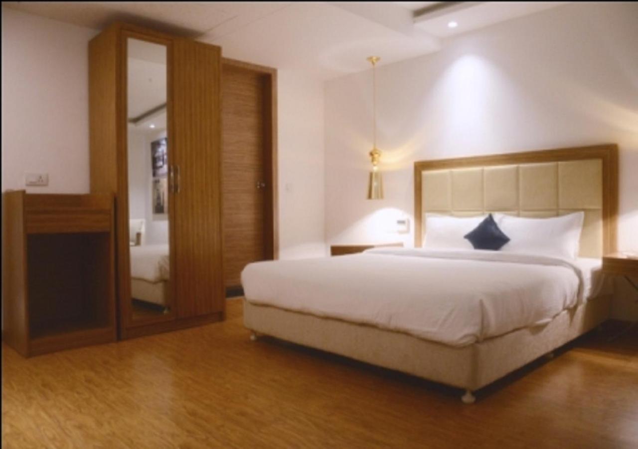 Hotel Amora - Rajnandgaon Raj Nandgaon Exteriör bild