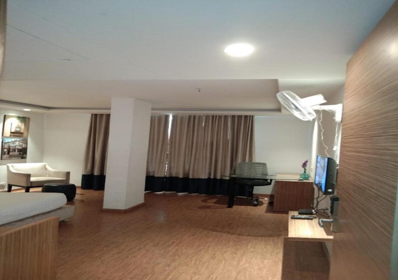 Hotel Amora - Rajnandgaon Raj Nandgaon Exteriör bild