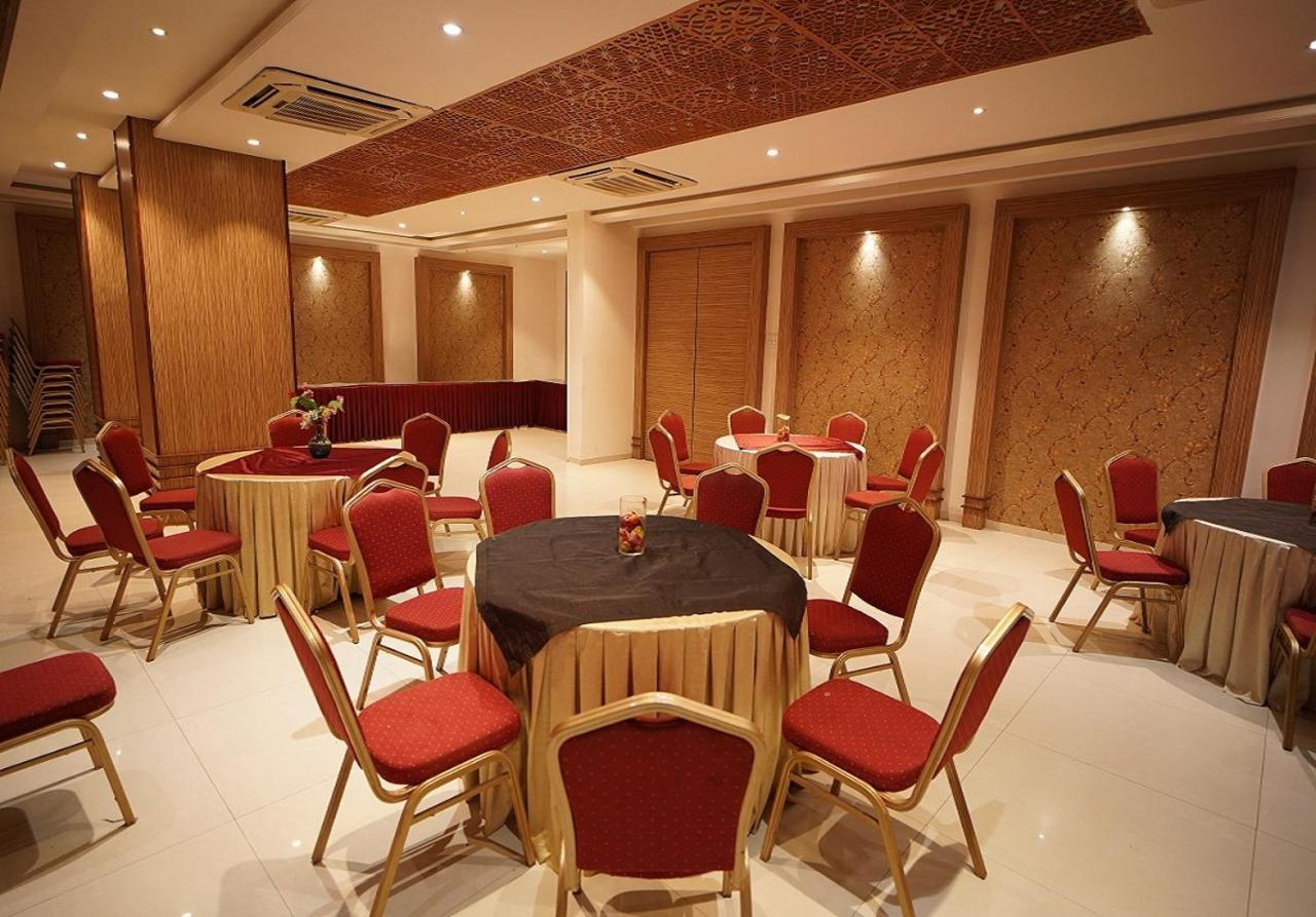 Hotel Amora - Rajnandgaon Raj Nandgaon Exteriör bild