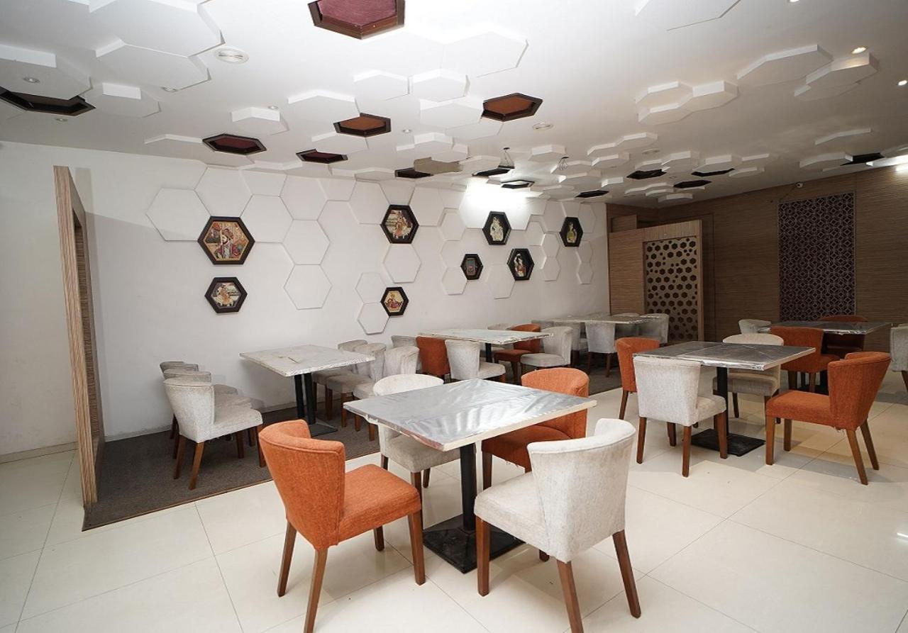 Hotel Amora - Rajnandgaon Raj Nandgaon Exteriör bild