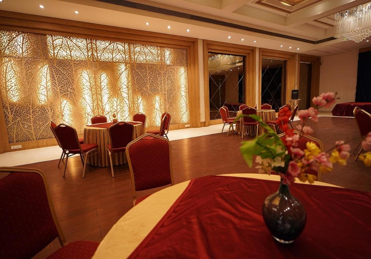 Hotel Amora - Rajnandgaon Raj Nandgaon Exteriör bild