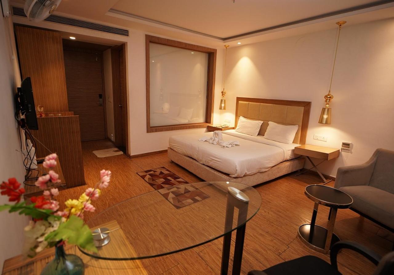 Hotel Amora - Rajnandgaon Raj Nandgaon Exteriör bild