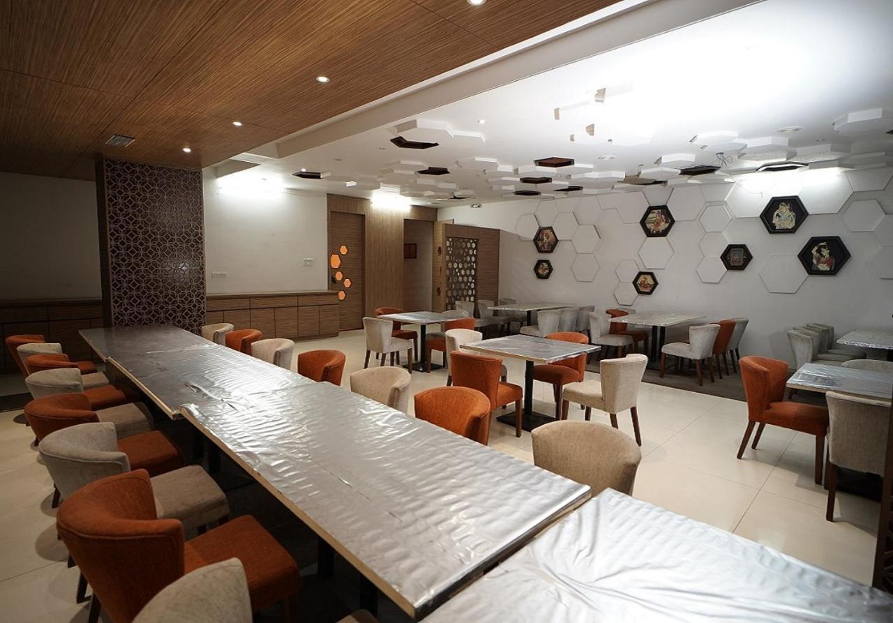 Hotel Amora - Rajnandgaon Raj Nandgaon Exteriör bild