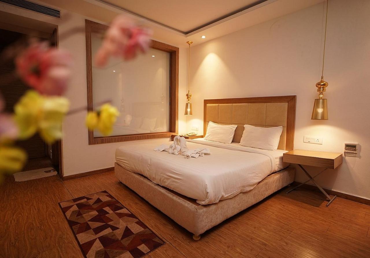 Hotel Amora - Rajnandgaon Raj Nandgaon Exteriör bild